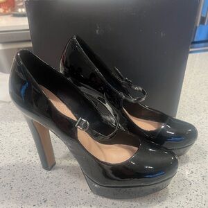 Vince Camuto VC Jasper Black Patent Leather Mary Jane / Size 9M